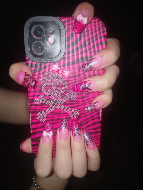 Trashy Y2k Accessories, Scene Phone Case, Mcbling Phone Case, Mcbling Widgets, Mc Bling, Mcbling Nails, Y2k Phone Case, Trashy Y2k Aesthetic, 2000s Pink