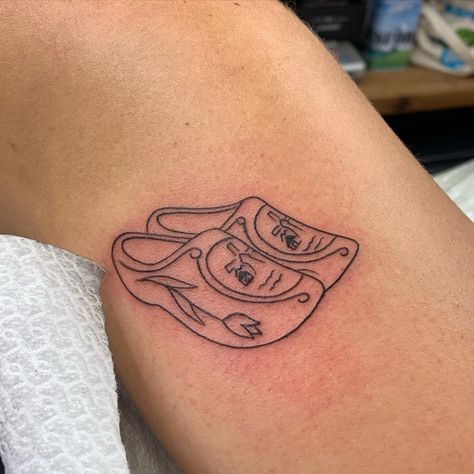 Claudia Fedorovici on Instagram: “Dutch klompen 😁 . . #dutch #klompen #amsterdamtattoo #tattoo #smalltattoo #lineworktattoo #finelinetattoo #girlswithtattoos…” Dutch Tattoo, Grandma Tattoos, Amsterdam Tattoo, Tattoo Graphic, Line Work Tattoo, Fine Line Tattoos, Line Tattoos, Girl Mom, Meaningful Tattoos