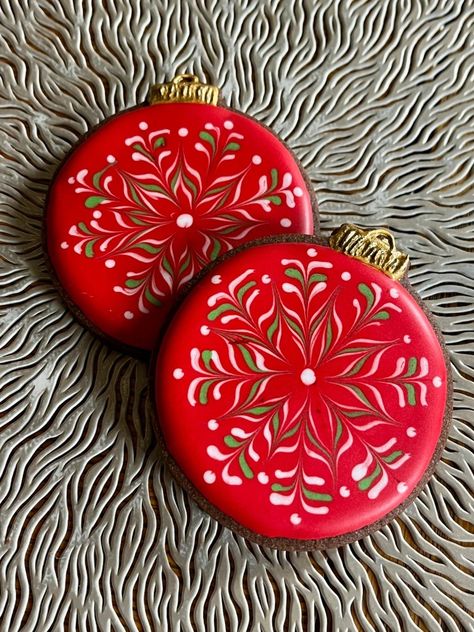 CHRISTMAS ORNAMENTS, WITH A NEW TWIST – For the Love of Cookies Fox Cookies Decorated, Decorated Xmas Cookies, Christmas Ornament Sugar Cookies, Decorated Cookies Christmas, Christmas Cookie Ornaments, Christmas Ornament Cookies, Merry Christmas Cookies, Hanukkah Cookies, Iced Christmas Cookies