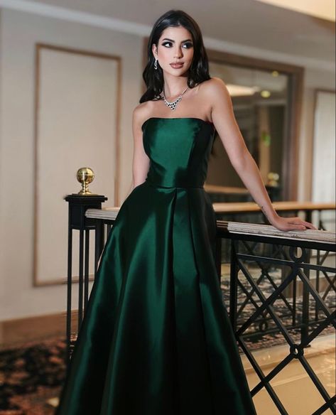 Prom Dresses Dark Green, Green Satin Formal Dress, Prom Dresses Dark, Dresses Dark Green, Green Dress Outfit, Emerald Green Prom Dress, Dress Emerald Green, Green Satin Dress, Green Floor