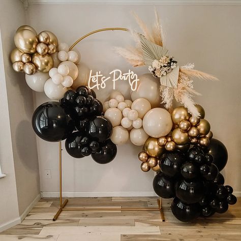 New Year Balloons Decorations, Pink Black Gold Balloon Garland, Black Gold Beige Balloon Garland, Black Gold Champagne Balloons, Black And Gold Birthday Balloons, Black And Gold Boho Party Decor, Black Backdrops For Parties, Black Backdrop Decoration, Black Garland Balloon