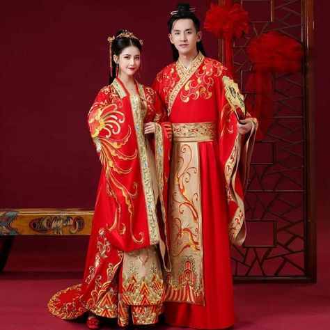 Brides from China traditionally wear a dress in red colours as the colour symbolizes love and prosperity in their culture. The traditional Chinese wedding dress in northern Chinese usually is a one-piece frock named Qipao, which is in red colour mainly and embroidered with elaborate gold and silver design. It has been witnessed that at many Chinese weddings, the bride wears more than one Chinese wedding dress. Asian Wedding Outfits, Chinese Wedding Dress Traditional, Chinese Bride, Traditional Chinese Clothing, Traditional Chinese Wedding, Wedding Dresses For Kids, Chinese Wedding Dress, Asian Wedding Dress, Japanese Wedding