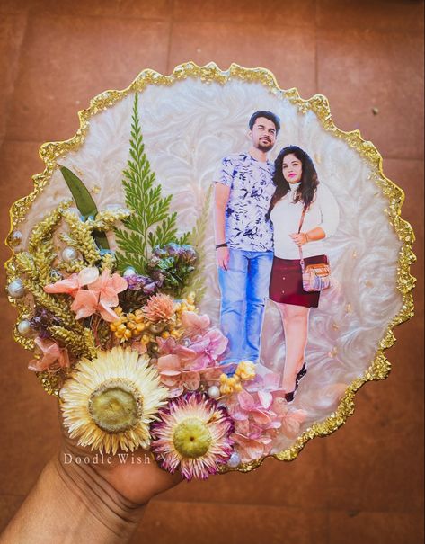 Resin Flower Photo Frame, Resin Frame Ideas For Anniversary, Resin Couple Frame Ideas, Epoxy Photo Frames, Resin Photo Rakhi, Resin Art Anniversary Gift, Epoxy Resin Photo Frame, Resin Anniversary Gift Ideas, Resin Photoframe Ideas