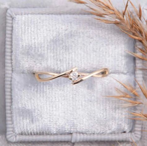 37 Cute Simple Engagement Rings for the Minimalist Small Engagement Ring, Dress References, Engagement Ring Simple, Small Engagement Rings, White Diamond Engagement Ring, Cute Promise Rings, Simple Diamond Ring, Small Diamond Rings, Promise Rings Simple