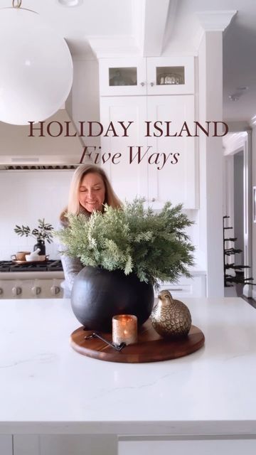 Kimberly | Interior Designer on Instagram: "🍋 Holiday kitchen island 5 ways and you know what? ⬇️ ✨ I bet you already have some things you can use to make these ideas! If not, shop some essentials through the LINK in my BIO! #holidayhouse #holidaykitchen #kitchenideas #christmashomedecor #christmashome #christmasideas #holidayhome #stylemyhome #kitchenisland #whitekitchen #neutralchristmas #neutraldecor #holidaystyle #holidayinspo #christmasinspo2021" Island Centerpiece Ideas Christmas, How To Decorate Kitchen Island For Christmas, Kitchen Island Vignettes, Holiday Kitchen Island Decor, Christmas Kitchen Island Centerpiece, Kitchen Island Holiday Decor, Kitchen Sink Christmas Decor, How To Style A Kitchen Island, Christmas Decor Ideas For Kitchen Island