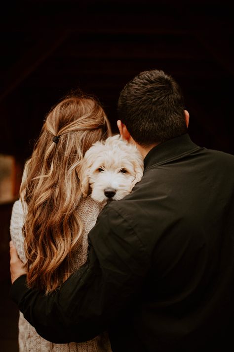 Dog And Couple Christmas Pictures, Puppy Christmas Pictures Family Photos, Couple And Pet Christmas Photo, Dog And Parents Photoshoot, Pre Wedding Photoshoot With Dog, Pre Wedding With Dog, Wedding Couple With Dog, Couples Christmas Pictures With Dog, Pet Engagement Pictures