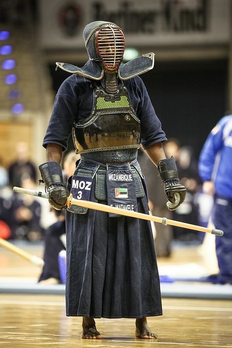 European Kendo Championships | par endorphin75 Kendo Outfit, Kendo Armor, Marshal Arts, Martial Arts Sparring, Samurai Artwork, Martial Arts Techniques, Japanese Warrior, Japan Culture, Samurai Art