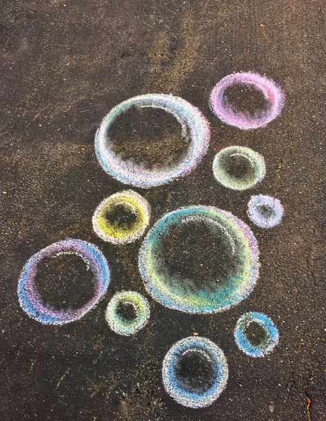 Drawing Ideas Easy For Teens, Fun Chalk Art, Chalk Design, Sidewalk Chalk Art, Sidewalk Art, Art Tumblr, Chalk Drawings, Sidewalk Chalk, Chalkboard Art