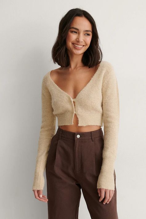 Ribbed Cardigan Outfit, Fitted Cardigan Outfit, Beige Cardigan Outfit, Knit Trends, Cropped Cardigan Outfit, Crop Cardigan Outfit, Cardigan Outfit, Nashville Outfits, Crop Cardigan