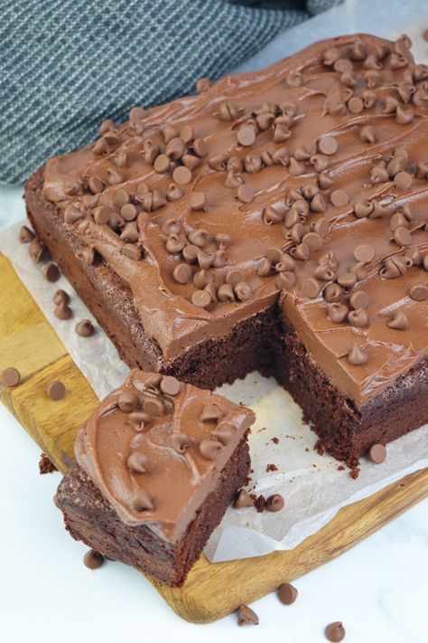 Chocolate Traybake, Traybake Cake, Cake Slices, Chocolate Slice, Pin Interest, Tray Bake Recipes, White Choc, Mini Egg, Park House