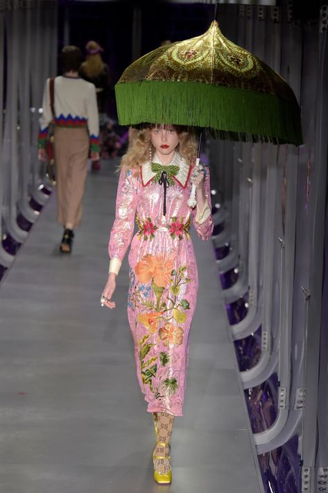 Gucci Outfits Women, Gucci Fall 2017, Gucci Runway, Gucci Outfits, Gucci Fashion, E 40, Vogue Fashion, Fall 2017, Red Carpet Fashion