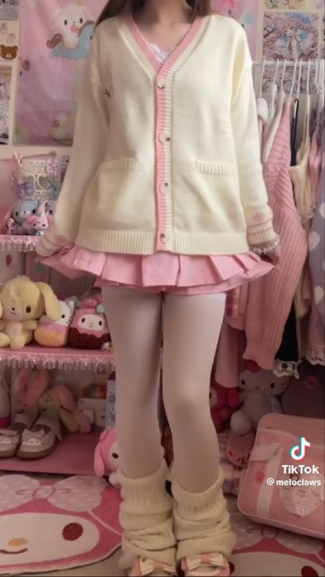 Sanrio Outfits, Peony Aesthetic, Kawaii Outfit Ideas, Street Outfits, Aesthetic Streetwear, Kawaii Fashion Outfits, Fairy Grunge, 영감을 주는 캐릭터, Pink Outfits