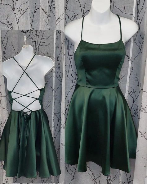 Basic Prom Dresses Short, Green Classy Dresses, Cute Semi Formal Dresses Short, Green 8th Grade Dance Dresses, Short Dark Green Dress Aesthetic, Grad Dresses Green Short, Grade 8 Dresses Graduation, Grad Dresses Grade 8 Green, Dark Green Grad Dresses Short