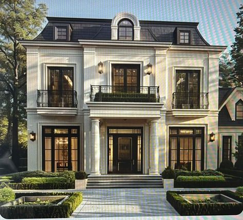 Neoclassical Modern House, Modern Traditional Home Exterior Design, White Classic House, Home Facade Design Modern, Classy House Exterior, Modern Classic Exterior House, Classic Home Exterior Design, Semi Modern House, Front Facade House Modern