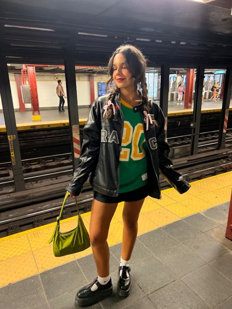 Jersy Girl Aesthetic, New York 2024 Fashion, America Summer Outfits, Nyc Inspired Outfits, Nee York Outfit, Cool New York Outfits, New York Girl Aesthetic Outfits, Ny Aesthetic Outfits, New York Style Aesthetic