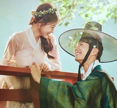 Love In The Moonlight Kdrama, Love In The Moonlight, Park Go Bum, Moonlight Drawn By Clouds, Sungkyunkwan Scandal, Kim You Jung, Park Bogum, Korean Hanbok, Kim Yoo Jung