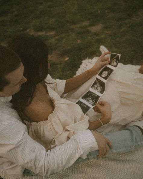 I absolutely love getting to capture sweet moments like these! this baby announcement/gender reveal session was so much fun & so sweet! I’m sure more will be shared from this session soon! #oklahomaphotographer #tulsaphotographer #babyannouncement #babyannouncementideas #ultrasound #familyphotography #familyphotographer #tulsafamilyphotographer Boho Gender Reveal Photoshoot, Baby Reveal Ideas Photoshoot, Bump Date Pictures, Outdoor Gender Reveal Photoshoot, Baby Sonogram Pictures Photo Ideas, Maternity Pictures With Ultrasound, Simple Gender Reveal Photoshoot, Maternity Pictures Ultrasound, Maternity Announcement Photo Shoot Ideas