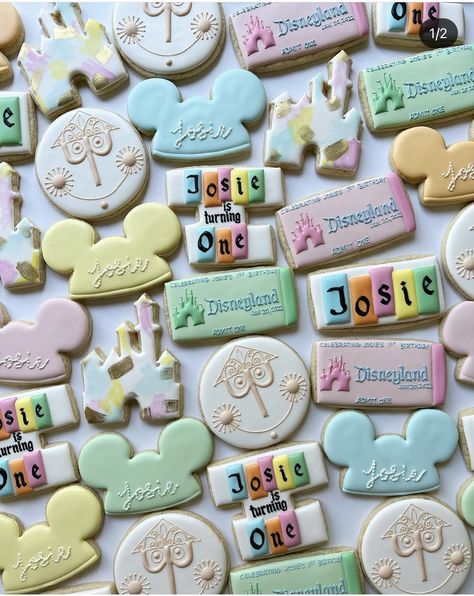 Disneyland Cookies, Pancake Birthday, Disneyland Party, Disney World Birthday, First Birthday Cookies, Disneyland Birthday, Disney Cookies, Disney Birthday Party, Making Cookies