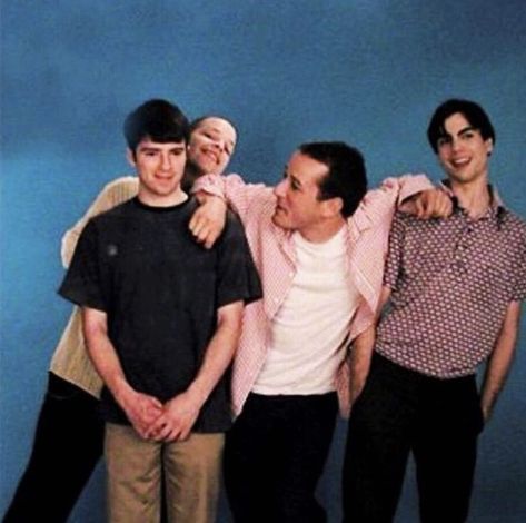 Weezer Photos, Wallflower Aesthetic, Weezer Band, Rivers Cuomo, Buddy Holly, Having No Friends, Weezer, Zoo Wee Mama, I Dont Have Friends