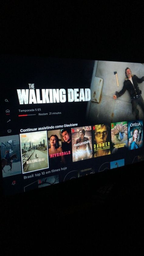 Netflix The Walking Dead Netflix, Cars Snap, Png Imvu, Netflix And Chill Tumblr, Dark Room Photography, Fall Photo Shoot Outfits, Fantasy Tv, Snap Streak Ideas Easy, The Walking Dead Tv