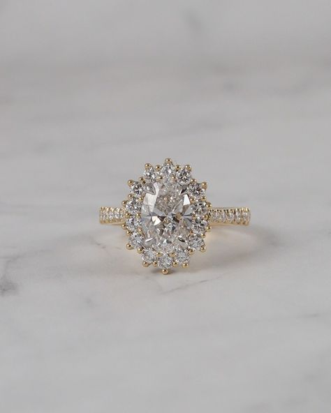 Oval Cut Halo Set Moissanite Engagement Ring 925Yellow Gold Plated 1.5CTW VVS1 D Sunburst Oval Engagement Ring, Timeless Engagement Rings, Big Diamond Rings, Round Halo Ring, Oval Halo Engagement Ring, Pretty Engagement Rings, Diamond City, Ring Proposal, Cute Engagement Rings