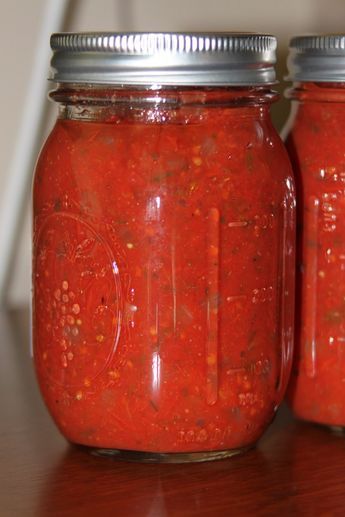 Farmstand Recipes, Canning Sauces, Tomato And Basil Pasta, Tomatoes Sauce, Basil Pasta Sauce, Canning Ideas, Tomato Basil Pasta, Tomato Basil Sauce, Canned Tomatoes