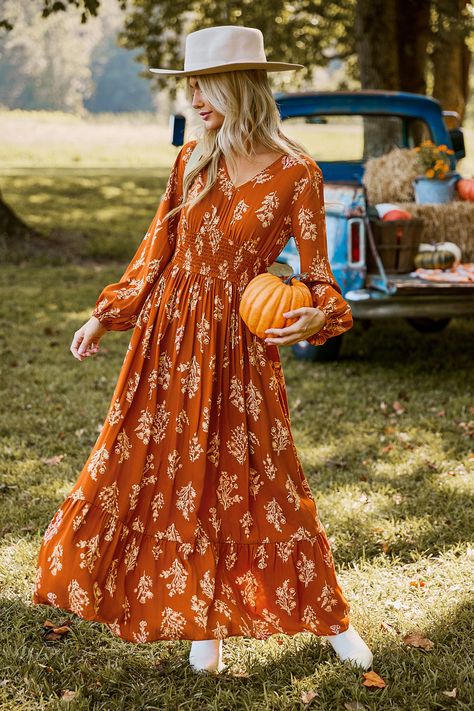 Burnt Orange Floral Blouson Sleeve Smocked Waist Maxi Dress Joanna Gaines Style Clothes, Modest Fall Dresses, Joanna Gaines Style, Smocked Maxi Dress, Halloween Trends, Maxi Dress Winter, Fall Maxi, Orange Floral Dress, Burnt Orange Dress