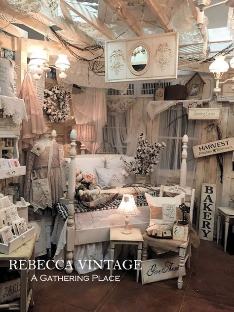 Shabby Chic Antique Booth, Vintage Booth Display, Flea Market Booth, Basement Room, Antique Booth Displays, Antique Booth Ideas, Booth Decor, Antique Booth, Boutique Display