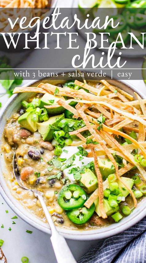 Vegetarian White Bean Chili, Chili Recipe Vegan, Vegan White Bean Chili, White Bean Chili Vegetarian, Vegetarian White Chili, White Bean Chili Recipe, White Chili Recipe, White Bean Recipes, White Bean Chili