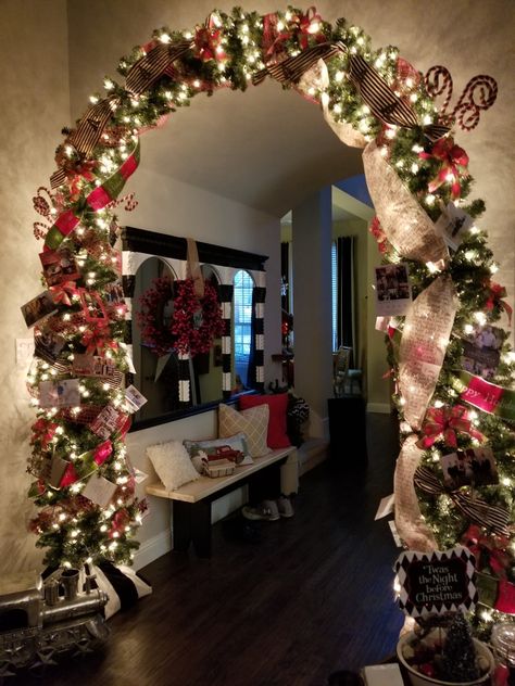 pin Christmas cards to arch Christmas Arch Indoor, Arch Decoration Christmas, Christmas Decor Arch, Christmas Decor Ideas Archway, Christmas Door Arch, Christmas Archway Decor Indoor, Ornament Arch, Christmas Archway, Christmas Doorway