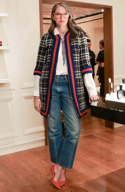 Last Night's Look: The Must-See Celebrity Outfits of the Week Casual Work Jeans Outfit, Jenna Lyons Style Outfits, Jenna Lyons Style 2024, Cool Business Casual Outfits, Jenna Lyons Style, Cable Knit Sweater Outfit, Daphne Guinness, Black And White Gown, Outfits Of The Week