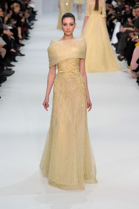 Elegant Classy Wedding Dress, Elie Saab Dresses, Mini Vlogs, Yellow Wedding Dress, Dreamy Gowns, Beauty Culture, Elie Saab Spring, Classy Wedding Dress, 파티 드레스