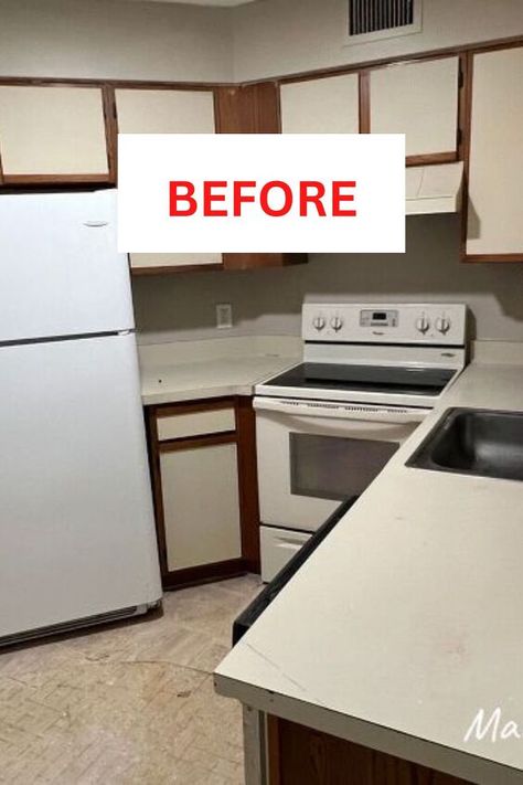 We are amazed at this incredible 1980s kitchen update on a budget. Check out this before and after diy kitchen upgrade! Old Cabnits Makeover, Old Kitchen Updates On A Budget, Regular Kitchen Ideas, Vintage Kitchen Update, Old House Renovation Kitchen, Old Kitchen Makeover Before After, Mini Kitchen Makeover, Low Budget Kitchen Renovation, Apartment Diy Kitchen