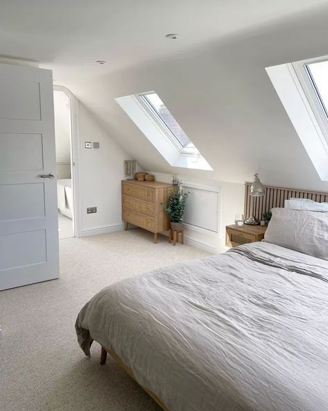 Attic Room Ideas, Design Ložnic, Attic Bedroom Designs, Attic House, Luxe Bedroom, Attic Room, Attic Bedrooms, Attic Remodel, Loft Room