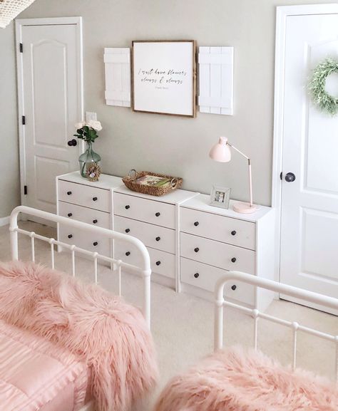 Sisters Bedroom Ideas, Bedroom For Girls, Shared Garden, Sister Bedroom, Bedroom Floral, Minimalist Kids Room, Shared Girls Room, Shared Girls Bedroom, Big Girl Bedrooms