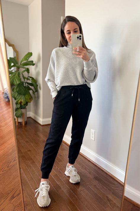 Cute And Comfy Work From Home Outfits, Teacher Jogger Outfits Winter, Athleisure Outfits Professional, Athletic Outfits Work, Work Sweatshirt Outfit, Athleasure Work Outfits, Athletic Job Outfit, Sneakers For The Office, Joggers Professional Outfit