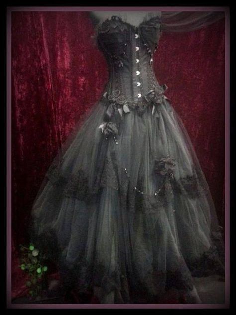 d72fbbccd9fe64c3a14f85d225a046f4desc51767024ri Charcoal Wedding, Steampunk Fantasy, Gothic Wedding Dress, Lovely Fashion, Altered Couture, Ball Gown Skirt, Gothic Steampunk, Black Tulle, Gothic Wedding