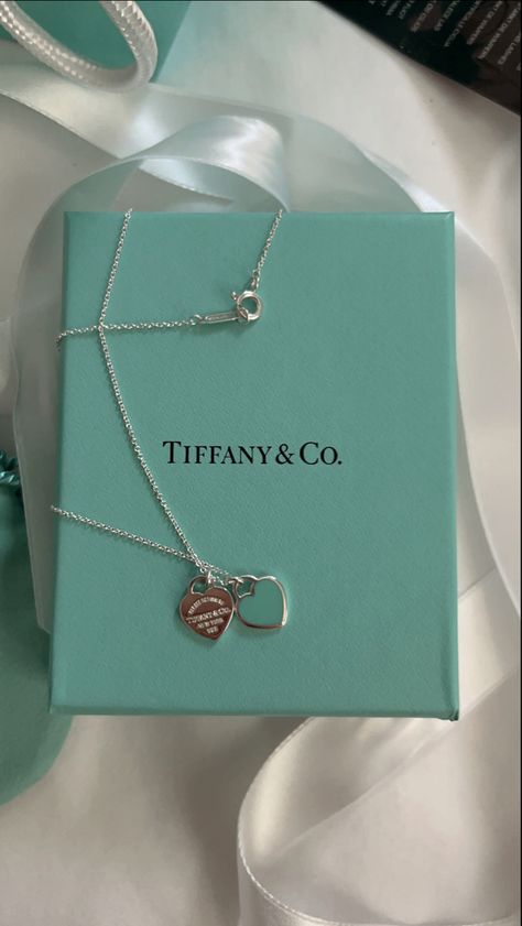 Tiffany And Co Necklace Aesthetic, Tiffanys Aesthetic, Tiffany & Co, Tiffany And Co Necklace, Tiffany And Co Jewelry, Tiffany Necklace, Dream Gift, Jewelry Essentials, Jewelry Fashion Trends