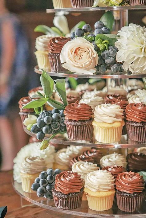 18 Chocolate Wedding Cupcake Ideas You Must See ❤ See more: http://www.weddingforward.com/chocolate-wedding-cupcake/ #weddings #cupcake (scheduled via http://www.tailwindapp.com?utm_source=pinterest&utm_medium=twpin&utm_content=post115604447&utm_campaign=scheduler_attribution) Vow Renewal Cupcakes, Wedding Cake Alternatives Dessert Tables, Alternative Wedding Desserts, Circle Table Centerpiece, Cake Stands Ideas, Non Traditional Wedding Cakes, Dessert Reception, Wedding Cake Cupcakes, Dessert Display Wedding