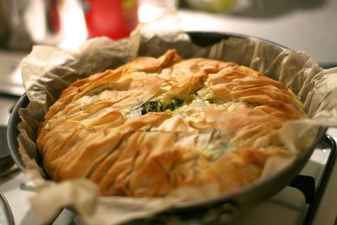 Jamie’s spinach and feta phyllo pie Spinach Feta Pie, Filo Pastry Recipes, Filo Pie, Spinach Pie, Jamie Oliver Recipes, Spinach And Feta, 30 Minute Meals, Jamie Oliver, Pastry Recipes