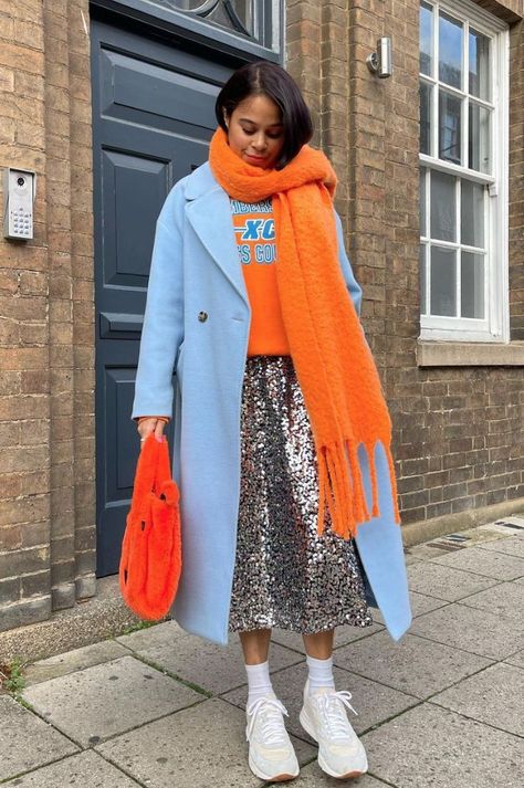 Skirt With Trainers, Orange Trainers Outfit, Maxi Skirt Outfit Winter, Colorful Ootd, Colourful Skirt, Eclectic Clothing Style, Eclectic Outfits, Bright Outfit, Bright Colored Outfits