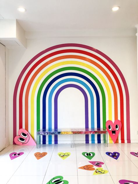 Instagrammable Walls, Nyc Wardrobe, Pietro Nolita, Rainbow Project, Blogger Poses, Selfie Wall, Cozy Restaurant, Artistic Elements, Tunnel Of Love