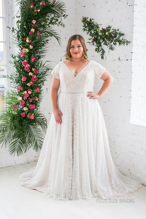 Plus Size Bridal Dresses, Plus Size Wedding Dress, Plus Size Brides, Vintage Lace Weddings, Sukienki Plus Size, Plus Size Wedding Gowns, Lace Wedding Dress Vintage, Rustic Wedding Dresses, Dresses Simple