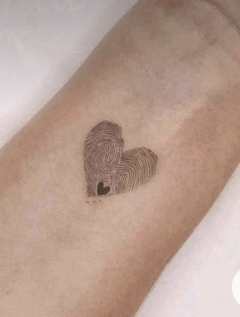 Matching Fingerprint Tattoos, Mother Daughter Thumbprint Tattoos, Tattoo For Mum And Daughter, Tattoos About Mom For Daughter, Tattoo For Two Daughters, Mum And Daughters Tattoo, Matching Tattoos With Mum, Mother Daughter Wrist Tattoos, Tattoos For Your Mum