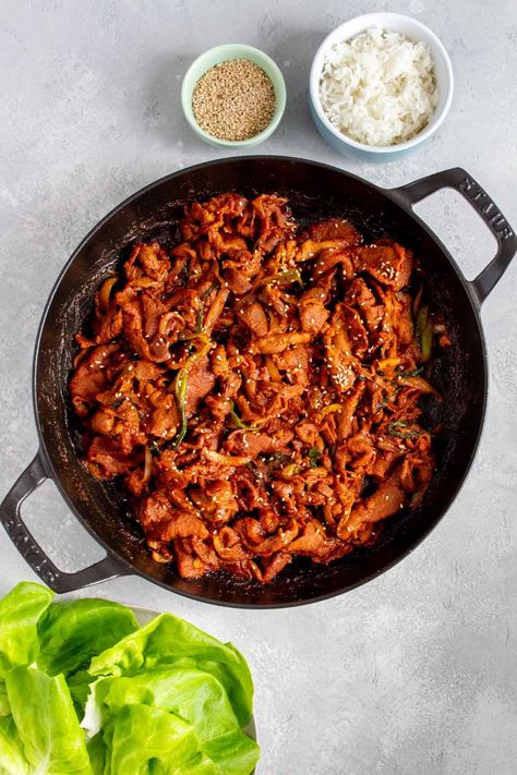 Spicy Pork Stir Fry, Jeyuk Bokkeum, Pork Stir Fry Recipes, Korean Recipe, 3 Course Meals, Gochujang Sauce, Pork Recipes Easy, Pork Stir Fry, Tofu Stir Fry