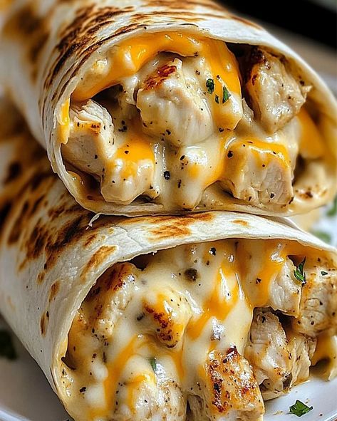 Grammy Recipes, Cheesy Garlic Chicken, Chicken Wrap Recipes, Savory Chicken, Dinner Recipes Easy Quick, Quick Easy Dinner, Chicken Wraps, Chicken Dishes Recipes, Garlic Chicken