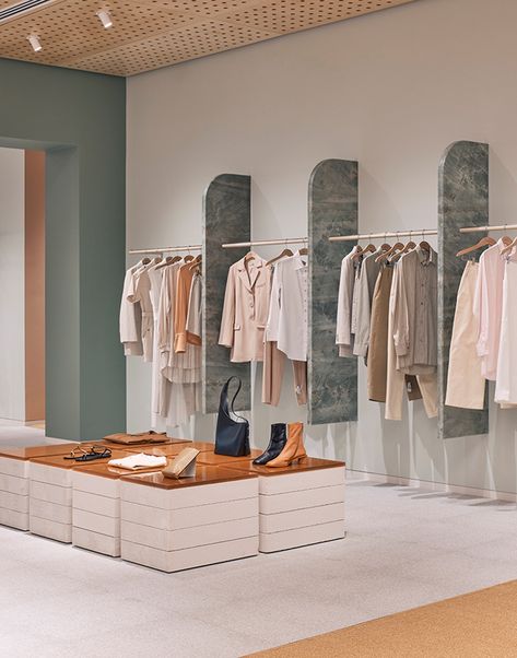 Clothing Booth Design, Shop Design Clothes, Cloth Shop Design, Clothes Shop Design Ideas, Store Decoration Ideas, Boutique Interior Ideas, Fashion Shop Design, Fashion Store Interior, Clothes Shop Interior