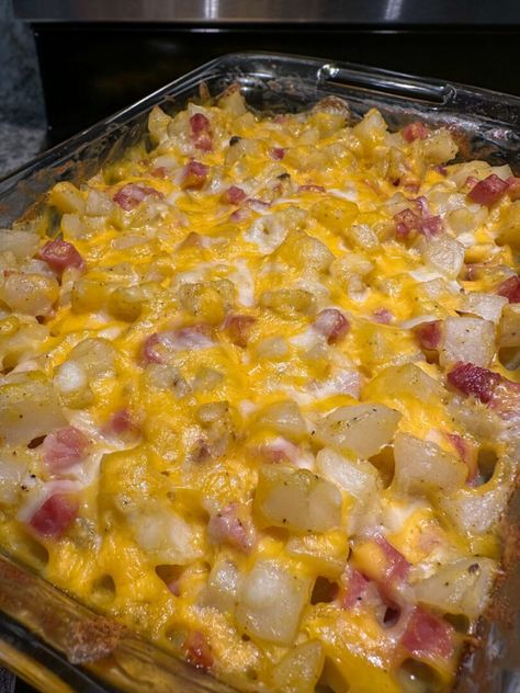 Cheesy Ham & Potato Casserole Cubed Ham And Potato Recipes, Ham And Bacon Cheesy Potatoes, Spam Potato Recipes, Easy Dinner Recipes With Ham, Ham And Potato Casserole With Cream Of Mushroom Soup, Cheesy Hashbrown Casserole With Ham, Diced Potatoes Casserole, Cheesy Ham And Hashbrown Casserole, Cheesy Potato Casserole Recipes