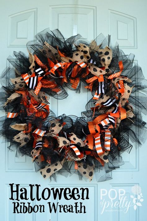 DIY Halloween Ribbon Wreath - how to make Diy Halloween Ribbon Wreath, Porche Halloween, Ribbon Wreath Diy, Diy Halloween Wreath, Wire Wreath Frame, Adornos Halloween, Halloween Ribbon, Theme Halloween, Ribbon Wreath