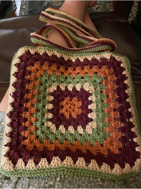 Fall Granny Square, Fall Crochet, Fall Crochet Patterns, Quick Crochet Patterns, Beginner Crochet Projects, Crochet Inspo, Crochet Fall, Crochet Fashion Patterns, Crochet Square Patterns